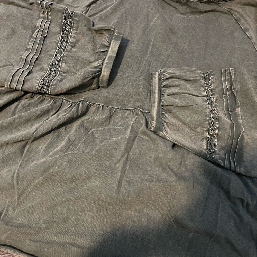 Top - Picture 3 of 5